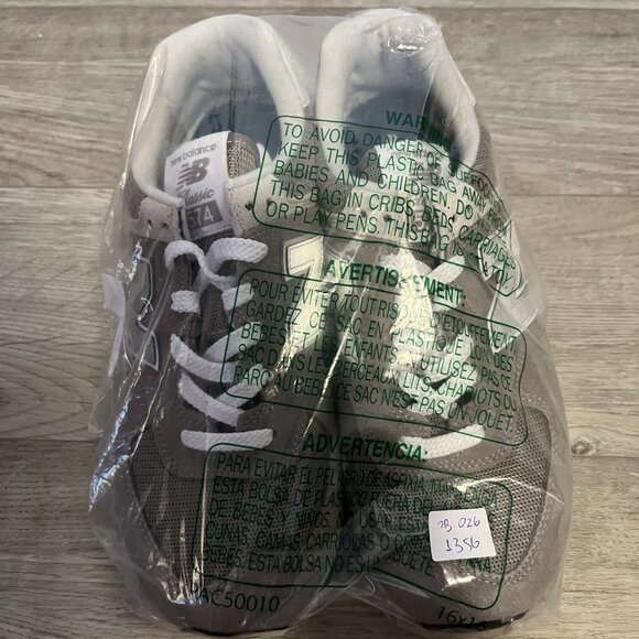 WL574EVG  New Balance  Woman's 574 Core Classic Shoes Sneaker Gray - SIZE 8.5US - Picture 8 of 8